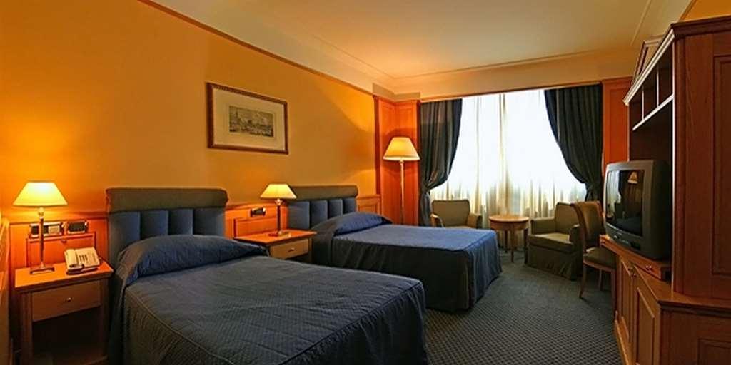 Grand Hotel Barone Di Sassj Sesto San Giovanni Camera foto